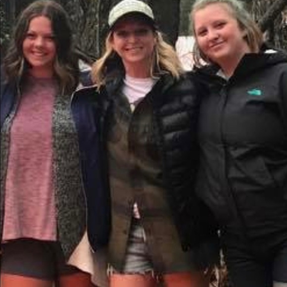 Meet your Posher, Jesica - Picture 2 of 3